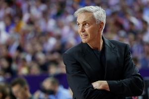 Basketball-Bundestrainer Herbert genießt Bronze beim Fischen