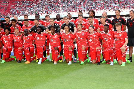 FC Bayern: Die Gewinner und Verlierer des Saisonstarts - In den ersten Wochen der Saison 2022/2023 erlebte der FC Bayern ein Wechselbad der Gefühle. Zunächst lief alles wie am Schnürchen, teils wurden wahre Fußballfeste gefeiert. Nach und nach ging es jedoch bergab, mittlerweile herrscht Krisenstimmung in München. Wer konnte dennoch überzeugen, wer blieb dagegen hinter den Erwartungen zurück? Die sechs Gewinner und Verlierer der ersten Wochen: FC Bayern: Die Gewinner und Verlierer des Saisonstarts - In den ersten Wochen der Saison 2022/2023 erlebte der FC Bayern ein Wechselbad der Gefühle. Zunächst lief alles wie am Schnürchen, teils wurden wahre Fußballfeste gefeiert. Nach und nach ging es jedoch bergab, mittlerweile herrscht Krisenstimmung in München. Wer konnte dennoch überzeugen, wer blieb dagegen hinter den Erwartungen zurück? Die sechs Gewinner und Verlierer der ersten Wochen:
