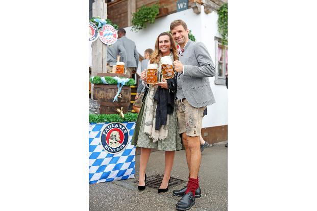 Thomas Müller genießt die Zeit mit Ehefrau und Reiterin Lisa
