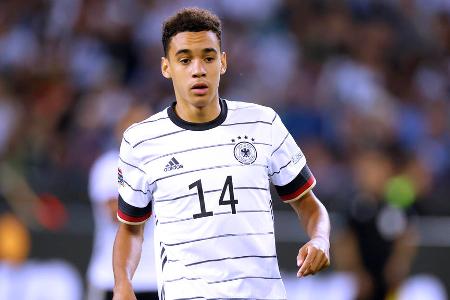 Jamal Musiala (ab 70.) - Note: 4,5 - Sollte mehr Unberechenbarkeit ins Spiel der deutschen Mannschaft bringen. Stand sich mit den Kollegen im Zehnerraum in der Schlussphase aber teilweise etwas auf den Füßen. Bei seinen Laufwegen fehlte ebenfalls die Abstimmung mit den Mitspielern.