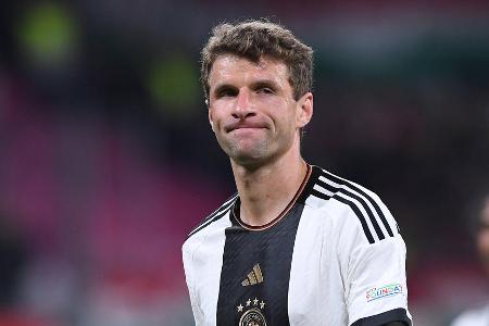 Thomas Müller (bis 85.) - Note: 4,5 - War wie üblich viel in Bewegung und so ständig am Spielgeschehen beteiligt. Agierte am Ball aber sehr wechselhaft und nutzte freie Räume nicht konsequent genug. Hatte per Kopf dennoch die besten Chance der deutschen Mannschaft vor der Pause (39.), sein Ausgleichtreffer wurde wegen Abseits aberkannt (53.). Kam vor dem 0:1 am kurzen Pfosten zu spät gegen Szalai.