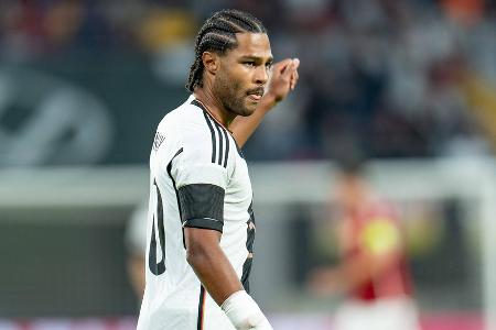 Serge Gnabry (bis 45.) - Note: 5,0 - Leistete sich in den zwingenden Räume zu viele leichte Fehler am Ball, um im Offensivspiel ein Faktor zu sein. Im Strafraum versprang ihm vor Abschlüssen mehrfach der Ball. Auch sonst nicht präzise genug im Passspiel. Musste schon zur Pause weichen.