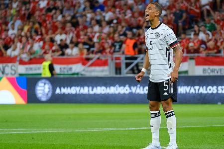 Thilo Kehrer (ab 46.) - Note: 4,5 - Kam nach der Pause als echter Rechtsverteidiger, um den schwerfälligen Spielaufbau zu beleben. Gerade bei zwingenden Zuspielen fehlte ihm aber die Ruhe. Hätte hinten mit seinem schweren Fehler fast für die Entscheidung zu Gunsten des Gegners gesorgt (85.). Bis auf den Aussetzer in der Restverteidigung allerdings solide.