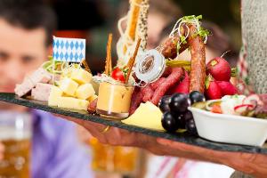 Fit und schlank durch die Wiesn: So schont man den Körper