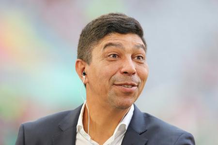 Elber sieht Bayern-Krise gelassen: Elber sieht Bayern-Krise gelassen: