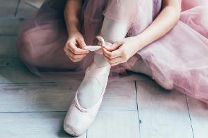 Balletcore: So stylt man den trendigen Ballerina-Look