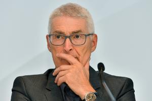 Schiedsrichter-Boss Fröhlich räumt Fehler ein