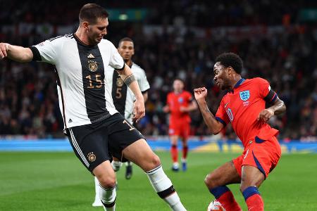 Niklas Süle - Note: 4,0 - Stand zunächst gut im Raum und verteidigte die tiefen Läufe der Three Lions aufmerksam. Die Abstimmung mit Schlotterbeck stimmte aber nicht immer. Ließ sich vor dem 2:2 von Kane ködern und machte so die Lücke auf. In der Schlussphase kam zu wenig Gegenwehr.