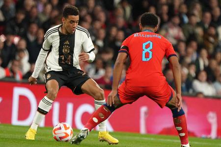 Jamal Musiala (Deutschland) - Konnte einer schwachen deutschen Elf gegen Ungarn als Joker kein neues Leben einhauchen. Unterstrich gegen England derweil, warum er ein Hoffnungsträger für die WM ist. War in Wembley bester Mann auf dem Feld. Erzwang die ersten beiden DFB-Tore und war auch gegen den Ball bärenstark.