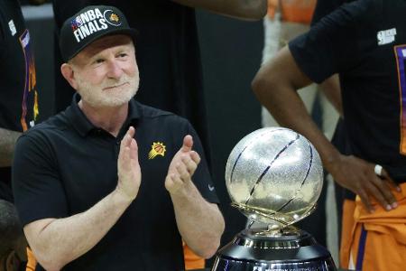 NBA: Suns-Besitzer Sarver kündigt Verkauf an NBA: Suns-Besitzer Sarver kündigt Verkauf an