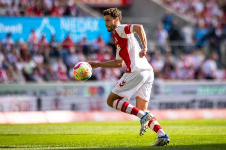 Jonas Hector - Note: 2,5 - Bekam die Außenbahn gegen Adeyemi zunächst gut in den Griff und verhinderte Vorstöße oftmals schon im Ansatz. War bei Zweikämpfen ebenfalls einer der stärksten Kölner. Das 1:1 entstand nach einem öffnenden Pass des Kapitäns. Präsentierte sich in der Schlussphase mit der Führung im Rücken sehr clever.