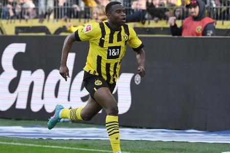 Youssoufa Moukoko (ab 70.) - Note: 4,0 - Wieder blieb ihm nur die Rolle des Edeljokers. Anders als gegen Schalke konnte er diesmal aber nicht zum Matchwinner aufsteigen. Leitete den Anschlusstreffer durch Rothe aus dem Zentrum heraus ein (78.). Hatte selbst noch ein paar Abschlüsse, die allerdings wegen Abseits zurückgepfiffen wurden.