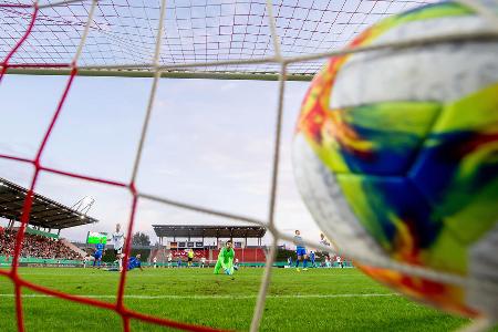 Lars Windfeld (Symbolbild) - Außerhalb Dänemarks ist der Keeper kaum bekannt, vor allem den Fans des FC Nantes dürften den Schlussmann, der in seiner Karriere immer in seiner Heimat spielte, aber noch schlaflose Nächte bescheren. Der Grund: Eine Glanzleistung im Rückspiel der 1. Runde der UEFA-Cup-Saison 1997/98. Nach einem 2:2 im Hinspiel gewinnt Aarhus GF mit 1:0 in Frankreich, Nantes scheitert dabei vielfach an den Reflexen von Windfeld.