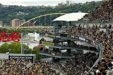 Sturz auf Rolltreppe: Fan stirbt bei NFL-Spiel in Pittsburgh Sturz auf Rolltreppe: Fan stirbt bei NFL-Spiel in Pittsburgh