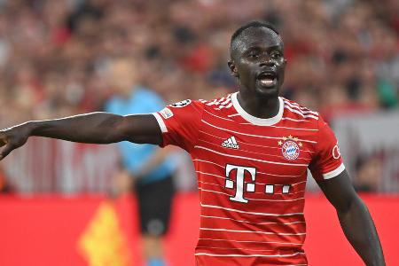 Sadio Mané (bis 65.) - Note: 2,0 - Bis zu seinem Treffer eher unauffällig, andere brachten den Angriff in Schwung. Verzögerte bei seiner Aktion zum 3:0 cool und platzierte den - wenn auch abgefälschten - Schuss gut ins rechte Eck. War danach wie ausgewechselt, was beinahe im 4:0 resultierte, welches ihm aufgrund eines Offensivfouls von de Ligt verwehrt blieb. Für eine Eins reicht es aufgrund der schwächeren Anfangsphase nicht.