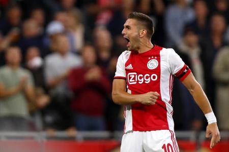 Dusan Tadic - Nach einer 1:2-Hinspielpleite fiedelt Ajax Amsterdam Real Madrid im Rückspiel des Achtelfinales der Champions League 2018/19 mit 4:1 vom Feld und aus dem Wettbewerb. Großen Anteil am Weiterkommen hat Dusan Tadic, der einen Treffer erzielt, zwei auflegt und sich die Seele aus dem Leib rennt.