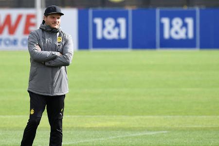 Das ist der BVB-Kader für die Champions League - Am Mittwochabend (21 Uhr) tritt Borussia Dortmund im richtungsweisenden Gruppenspiel der Champions League beim FC Sevilla an. Mit einem Sieg in Andalusien könnte der BVB einen großen Schritt in Richtung Achtelfinale machen. Doch mit Marco Reus, Mats Hummels, Marius Wolf und Gio Reyna fehlen wichtige Spieler. Das ist der BVB-Kader für die Champions League: Das ist der BVB-Kader für die Champions League - Am Mittwochabend (21 Uhr) tritt Borussia Dortmund im richtungsweisenden Gruppenspiel der Champions League beim FC Sevilla an. Mit einem Sieg in Andalusien könnte der BVB einen großen Schritt in Richtung Achtelfinale machen. Doch mit Marco Reus, Mats Hummels, Marius Wolf und Gio Reyna fehlen wichtige Spieler. Das ist der BVB-Kader für die Champions League: