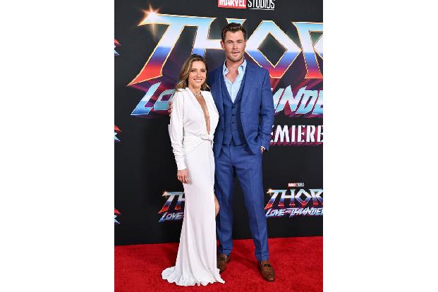 Bei Elsa Pataky und Chris Hemsworth wird Sport ohnehin großgeschrieben, und Boxen steht bei der Spanierin ganz oben. Regelmäßig hält der 'Thor'-Darsteller die Kick-Pads für seine Frau, die besonders n ...