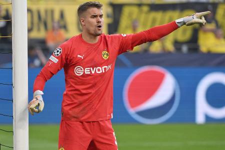 TOR: Alexander Meyer - Note 1,5 - Bewahrte den BVB mit Monster-Paraden gegen En-Nesyri gleich zwei Mal vor dem Ausgleich (10./36.). Strahlte vor allem Mitte der ersten Halbzeit die nötige Ruhe aus, als Dortmund defensiv schwankte. Beim Kopfballtreffer des Marokkaners ohne Chance (51.), gegen Gómez' Fernschuss wieder auf dem Posten (89.).