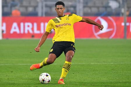 Jude Bellingham - Note 1,0 - Führte den BVB erneut als Kapitän aufs Feld und glänzte in allen Belangen. Sein überragender Diagonalpass setzte Guerreiro vor dem Führungstor in Szene (6.). Sein eigener Treffer mit dem Außenrist war ebenso sehenswert (41.). Hatte mit die meisten Ballaktionen, prägte das Spiel. Top-Auftritt des 19-Jährigen.