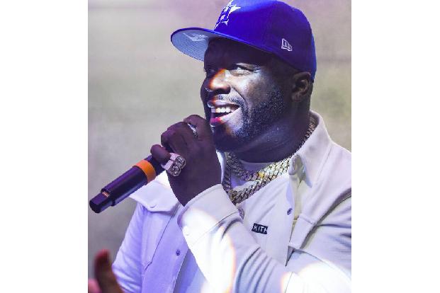 …ist der Roman 'Playground' von 50 Cent, in dem er Erfahrungen in seiner eigenen Jugend verarbeitete, nämlich Mobbing und die Schwierigkeiten, als Teenager mit den eigenen Emotionen fertig zu werden. Und auch…