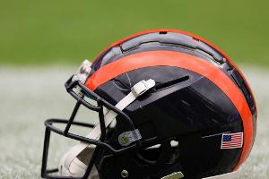 NFL würdigt internationale Vielfalt mit Helm-Flaggen
