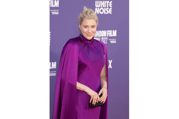 ...Greta Gerwig (Foto), Lars Eidinger, Raffey Cassidy und Don Cheadle mit.