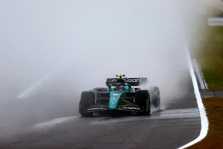 Noten und Einzelkritik zum Großen Preis von Japan - Max Verstappen ist vorzeitig Formel-1-Weltmeister 2022! Der Red-Bull-Pilot gewann das verkürzte Regenrennen von Suzuka und machte damit die Titelverteidigung perfekt. Sergio Pérez und Charles Leclerc belegen die weiteren Podestplätze. Sebastian Vettel glänzt auf seiner Lieblingsstrecke. Alle F1-Stars in der Einzelkritik: Noten und Einzelkritik zum Großen Preis von Japan - Max Verstappen ist vorzeitig Formel-1-Weltmeister 2022! Der Red-Bull-Pilot gewann das verkürzte Regenrennen von Suzuka und machte damit die Titelverteidigung perfekt. Sergio Pérez und Charles Leclerc belegen die weiteren Podestplätze. Sebastian Vettel glänzt auf seiner Lieblingsstrecke. Alle F1-Stars in der Einzelkritik: