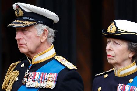 Prinzessin Anne und König Charles III.: Arbeitsreicher Tag im Palast Prinzessin Anne und König Charles III.: Arbeitsreicher Tag im Palast