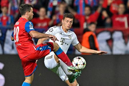 Benjamin Pavard - Note: 2,5 - Rückte wegen der Personalnot in die Innenverteidigung. Hinterließ in der Bayern-Abwehr trotz der Umstellung den besten Eindruck. Konnte im eigenen Sechzehner zwar nicht alle Duelle mit dem großgewachsenen Chory für sich entscheiden. Verhinderte durch seine Rettungstaten gerade in der Schlussphase aber mehrfach Schlimmeres.
