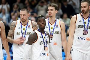 Basketballhelden um Schröder Sportler des Monats September