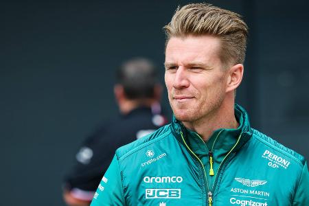 Neue Konkurrenz - Während sich Schumacher weiter gedulden muss, berichtet 'motorsport-total.com' Mitte September, dass Nico Hülkenberg ein Kandidat für Schumachers Cockpit ist. Steiner widerspricht nicht. 'Nico ist ein Kandidat wie alle anderen, denn er hat eine Superlizenz, er ist schon Formel 1 gefahren und er hat Erfahrung', so der Teamchef.