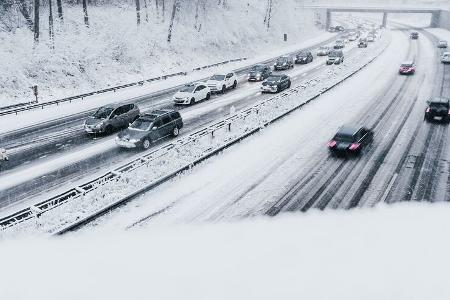 Stau Autobahn Schnee Winter Eis