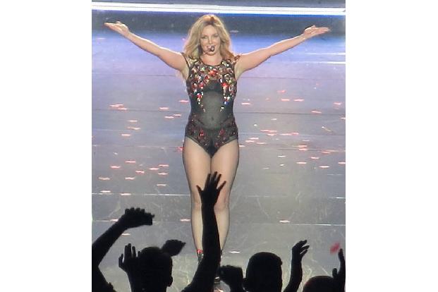 Auch Britney Spears zog sich den Zorn des Managements im Chateau Marmont zu. Während ihres sehr öffentlichen Zusammenbruchs speiste die Sängerin im Hotelrestaurant und schmierte sich ihr Essen ins Ges ...