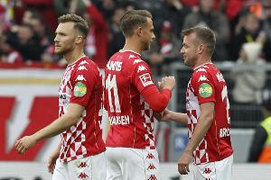Lübecker Fans zündeln: Aber Mainz spaziert ins Achtelfinale