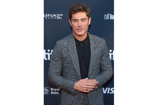 Eigentlich würde man meinen, dass die Partnersuche für einen Promi ein Kinderspiel ist, doch auch Zac Efron hatte so seine Probleme. Sein Profil auf Tinder blieb komplett unbeachtet: 