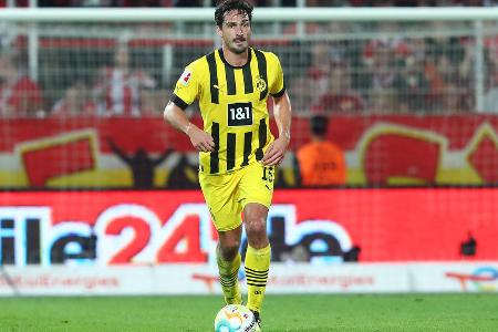 Mats Hummels (ab 62.) - Note: 3,0 - Kam für den benommenen Meunier. Brachte sich sofort und unaufgeregt im Abwehrzentrum ein. Ist dort im Moment die bessere Alternative zu Süle, der auf die rechte Seite weichen musste. War es ein Kontakt und somit Rot für Hummels im Laufduell gegen Maximilian Beier? Strittige Szene.