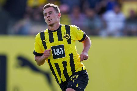 Thorgan Hazard (bis 68.) - Note: 4,0 - Kein allzu auffälliger Auftritt des belgischen Nationalspielers. Ein Abschluss von halbrechts ging in der 53. Minute klar am Tor vorbei. Die Gelbe Karte, die er sich nach einem Check gegen Max Besuschkow holte, zeigte indes: Auch er tat sich gegen den Zweitligisten schwer.