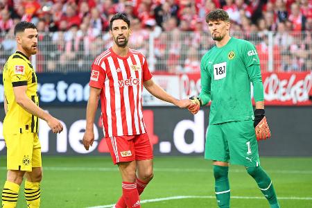 Union Berlin vs. BVB: Noten und Einzelkritik - Am Sonntagnachmittag trafen in der Bundesliga Union Berlin und Borussia Dortmund im Top-Spiel aufeinander. Ein uninspirierter BVB verlor in der Hauptstadt verdient mit 0:2. Die Eisernen bauten damit die Tabellenführung aus. Alle Akteure in der Einzelkritik: Union Berlin vs. BVB: Noten und Einzelkritik - Am Sonntagnachmittag trafen in der Bundesliga Union Berlin und Borussia Dortmund im Top-Spiel aufeinander. Ein uninspirierter BVB verlor in der Hauptstadt verdient mit 0:2. Die Eisernen bauten damit die Tabellenführung aus. Alle Akteure in der Einzelkritik: