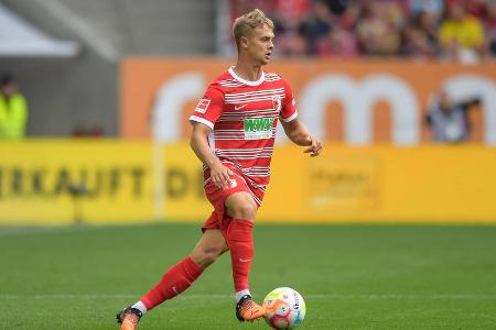 ABWEHR: Robert Gumny - Note: 3,0 - Führte auf seiner rechten Abwehrseite viele Duelle mit Mané. Hatte den Gegenspieler insgesamt gut im Griff, obwohl er manchmal zum Foul greifen musste. Stoppte den einschussbereiten Gnabry einmal in letzter Sekunde (10.). Musste zur Pause wohl angeschlagen raus, ohne ihn brach die Abwehr auseinander.