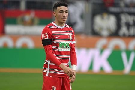 Ruben Vargas (bis 68.) - Note: 3,5 - Sorgte mit technischer Raffinesse für ein paar seltene Highlights im Spiel seiner Mannschaft. Machte ansonsten aber viele Meter umsonst. Wurde oftmals zu leicht vom Ball getrennt. Nutzte beim zweiten FCA-Tor den Freiraum auf der rechten Seite derweil sehr konsequent aus.