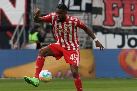 Jordan Siebatcheu (bis 68.) - Note: 2,0 - Besetzte den Strafraum sehr konsequent und konnte sich ständig gegen seine Gegenspieler behaupten. Kam schon nach 45 Sekunden zu einer ersten Halbchance. Blieb danach giftig und legte das 2:0 mit viel Übersicht auf (21.). Musste später angeschlagen raus.