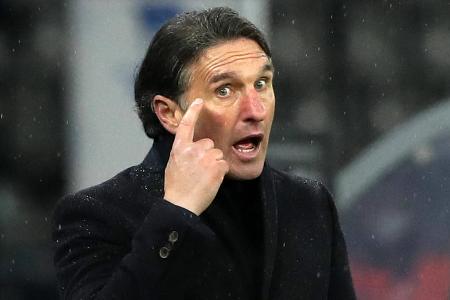 Bruno Labbadia - Der 56-jährige Ex-Nationalspieler kennt sich mit Abstiegskampf aus. Er brachte unter anderem schon den Hamburger SV, den VfL Wolfsburg und Hertha BSC aus misslichen Lagen ins gesicherte Mittelfeld. Seit seiner Entlassung in Berlin im Januar 2021 ist Labbadia ohne Engagement. Laut 'Sport1' soll er Schalke aber bereits abgesagt haben.