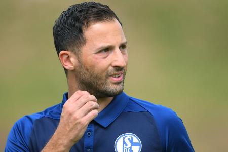 Domenico Tedesco - Kaum zu glauben, aber es ist erst vier Jahre her, dass Schalke Vizemeister wurde. Damals stand Domenico Tedesco bei den Königsblauen an der Seitenlinie. Im März 2019 endete Tedescos Tätigkeit auf Schalke frühzeitig. Nach der Zwischenstation Spartak Moskau war der 37-Jährige zuletzt für neun Monate Coach von RB Leipzig. Die Leipziger führte er im Mai zum DFB-Pokalsieg.
