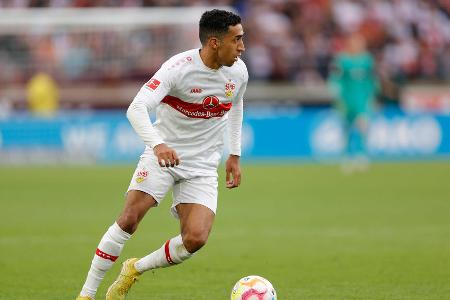 Tiago Tomás (bis 62.) - Note: 3,5 - War im ersten Durchgang klar der gefährlichste Mann seiner Mannschaft. Fand die Lücken in der Dortmunder Hintermannschaft und stach dort mit cleveren Laufwegen hinein. Kam zu einer Top-Chance, scheiterte aber an Kobel (9.). Baute dann aber deutlich ab. Sein Ballverlust leitete hinten das 0:4.