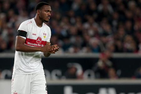 Dan-Axel Zagadou - Note: 5,5 - Erlebte an der alten Wirkungsstätte einen bitten Nachmittag. Leistete sich wiederholt Nachlässigkeiten in der Raumaufteilung mit Sosa, stand zudem in fast jeder Aktion zu weit von seinen Gegenspielern entfernt. Gewann im ganzen Spiel nicht einen Zweikampf, für einen Innenverteidiger ist dies indiskutabel.