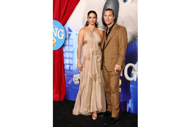 Matthew McConaughey hatte seinen Antrag für Camila Alves ebenfalls sorgfältig geplant: Er wollte sie an Weihnachten vor seiner gesamten Familie um ihre Hand bitten, und Camila musste acht Kästchen öff ...