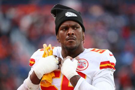 Illegaler Waffenbesitz: NFL sperrt Chiefs-Profi Clark Illegaler Waffenbesitz: NFL sperrt Chiefs-Profi Clark