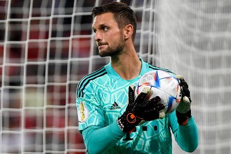 FC Bayern - TOR: Sven Ulreich - Note: 3,0 - Sonderlich auszeichnen konnte sich der Neuer-Einsatz nicht. Zweimal hielt er stark gegen Rutter, einmal war er gegen Prömel hellwach.