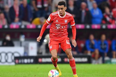 Jamal Musiala (bis 76.) - Note: 2,5 - Schöne Kombination mit Gnabry in der Anfangsphase. Schade, dass sein Mitspieler nicht mehr daraus machte. Beim 1:0 stand Musiala goldrichtig. Das sah einstudiert aus. Chapeau. Tauchte dann allerdings ab.